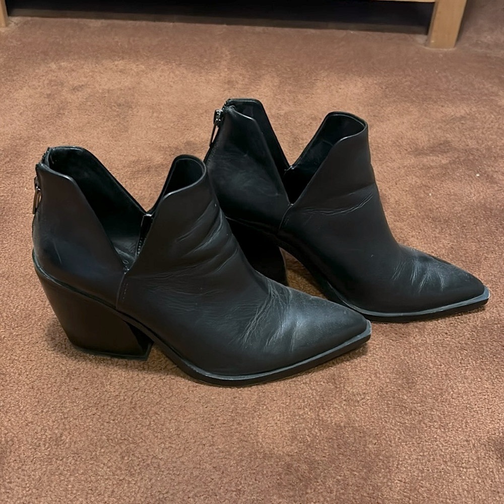 Vince Camuto | Gigietta Black Leather Ankle Boots